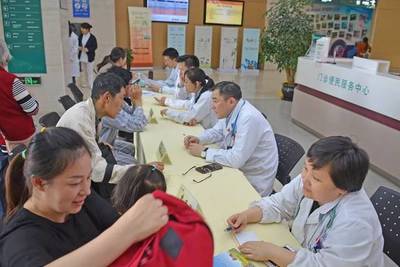 仁濟關愛 | 深化兩學一做，公益服務百姓——記一次健康咨詢服務活動